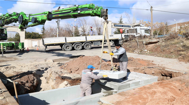 Aksaray Belediyesi Yağmur Suyu Hattı Çalışmalarını Sürdürüyor