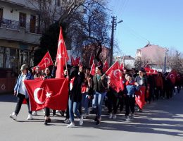 Aksaray’da Gençler Mehmetçiğe destek yürüyüşü düzenlendi