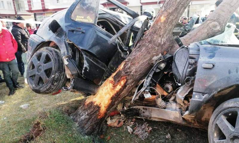 Aksaray’da meydana gelen kazada 2 kişi öldü 1 kişi yaralandı