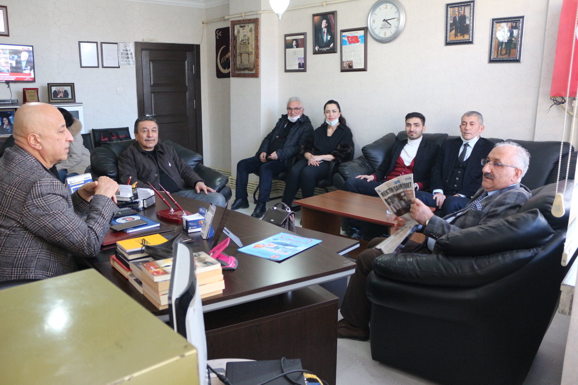 Aksaray Deva partisi yöneticileri Gazeteci Cevat Boysak’ı ziyaret etti