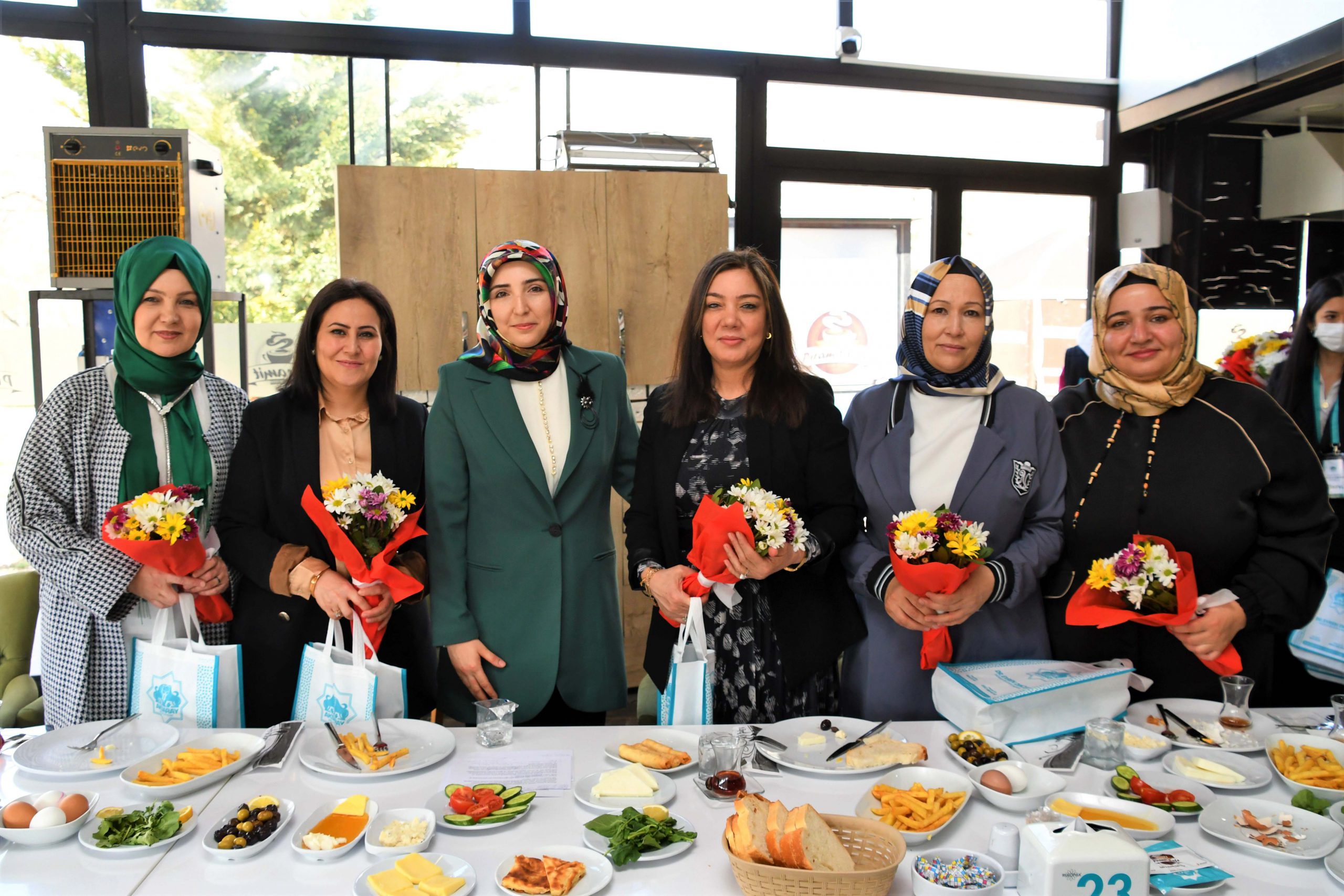 Aksaray Belediyesi’nden engelli kadınlara özel kutlama