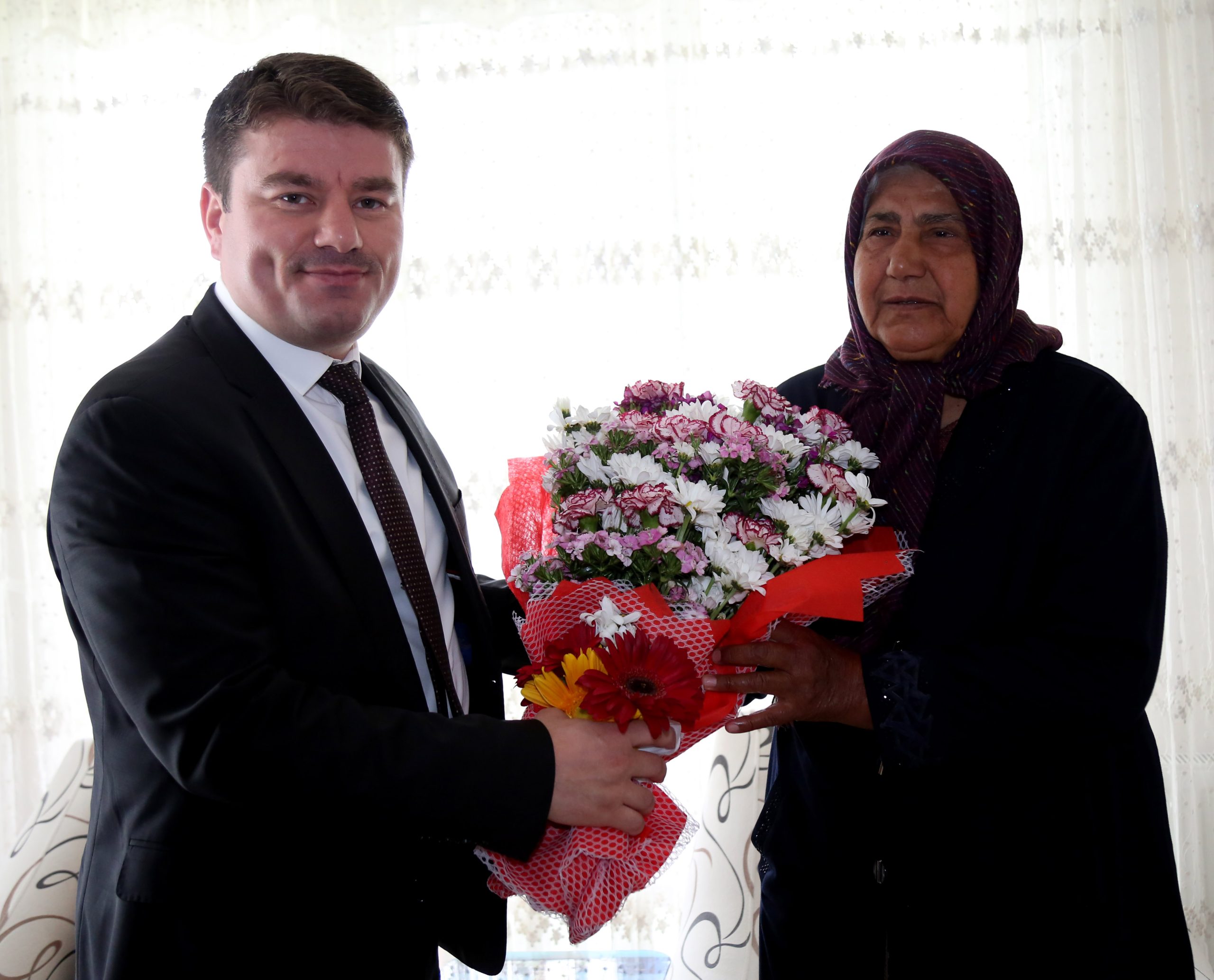 Aksaray Belediye Başkanı Dinçer, Anneler Günü Dolayısı İle Mesaj Yayınladı