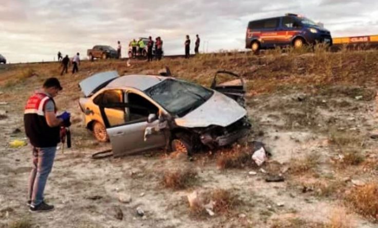 Aksaray’da otomobil şarampole devrildi 1 kişi öldü, 6 kişi yaralandı