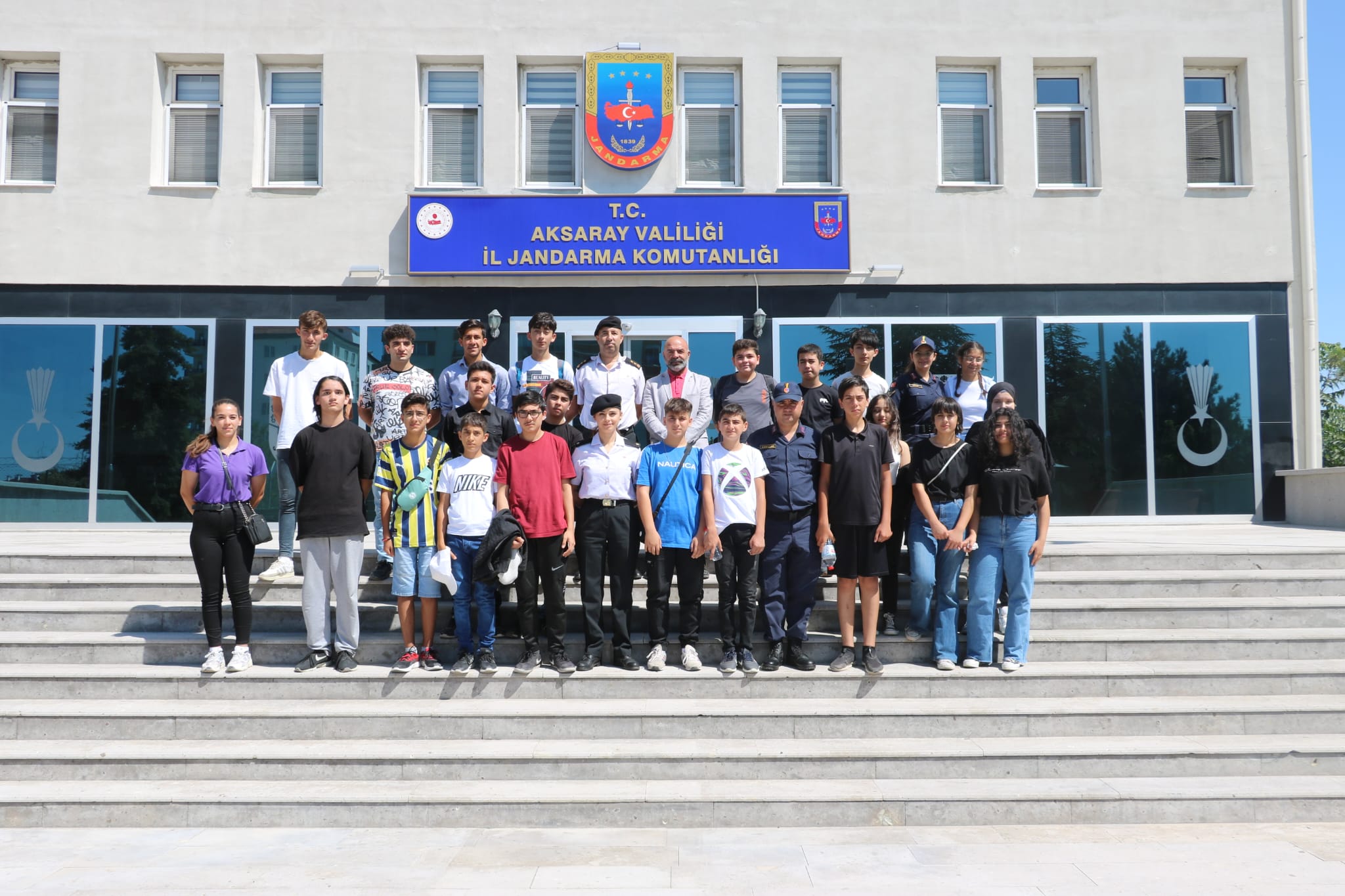 öğrenciler jandarma komutanlığını ziyaret etti