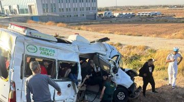 Aksaray’da işçi servisi ile kamyonet çarpıştı 2 ölü 15 yaralı