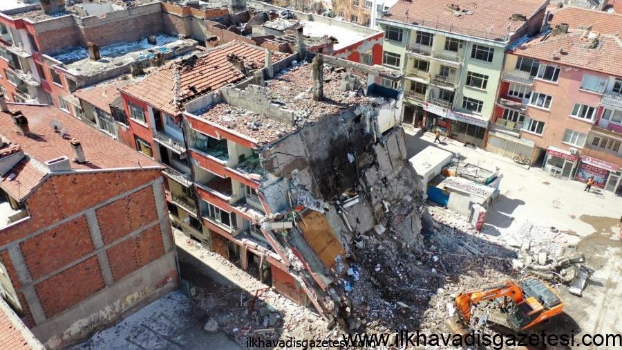 Aksaray’da Kentsel dönüşüm projesinde 66.yapının yıkımı gerçekleştirildi