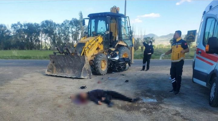 Aksaray’da Kepçeye çarpan motosiklet sürücüsü hayatını kaybetti