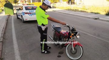 Polisin kovaladığı Çalıntı motosikleti bırakıp Kaçtılar
