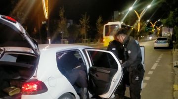 Aksaray’da bu gece yapılan uygulamada Uyuşturucu ve silah ile yakalandılar
