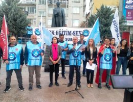 Aksaray Türk Eğitim Sen üyeleri basın açıklaması yaptı
