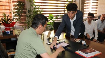 “Yeni Nesil Akıllı El Bilgisayarı Projesi” AK Parti Aksaray İl Başkanı Hamza Aktürk’e tanıtıldı.